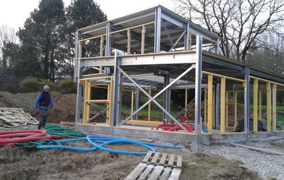Suivi de Chantier : Un couple construit sa propre maison en métal