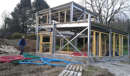 Suivi de Chantier : Un couple construit sa propre maison en métal