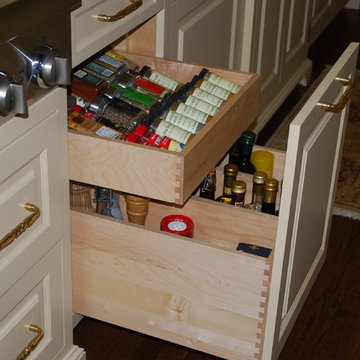TOTAL RENOVATION OF KITCHEN AND OFFICE