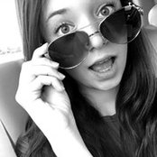 Haley shimmers foto