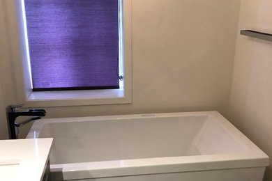 Trendy bathroom photo in Toronto