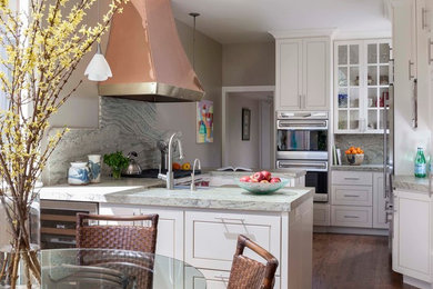 Example of a classic kitchen design in San Francisco