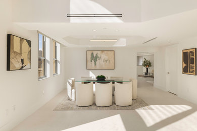 Dining room - dining room idea in Miami