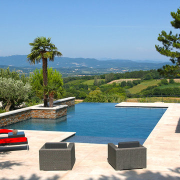 Piscines à débordement