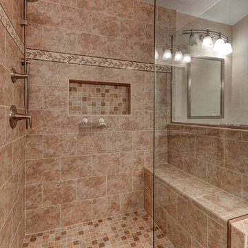 Traditional Master Bath in Subdued Tones