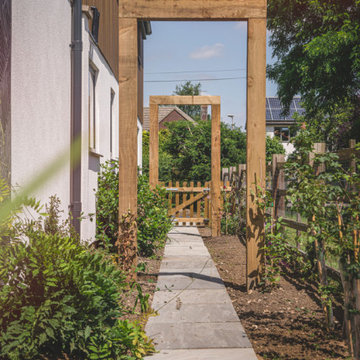 Garden to compliment the house