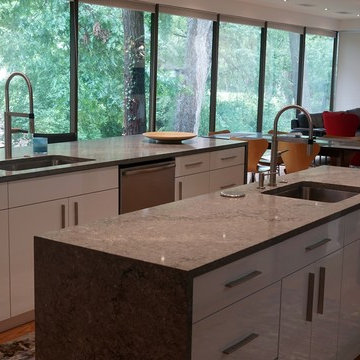 High Gloss Lacquer RAL9003 Signal White and RAL 7037 DustyGrey