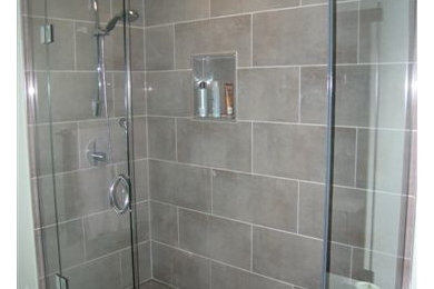 Inspiration for a timeless bathroom remodel in Burlington