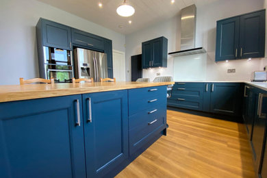 Design ideas for a traditional kitchen in Glasgow.