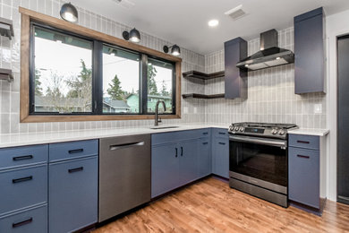 Kitchen photo in Seattle