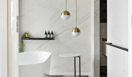 Which Bath is Better: Freestanding or Built-In?