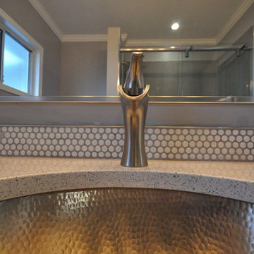 Penny Rounds - New West - Modern Bathroom