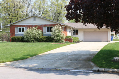 Traditional exterior home idea in Columbus