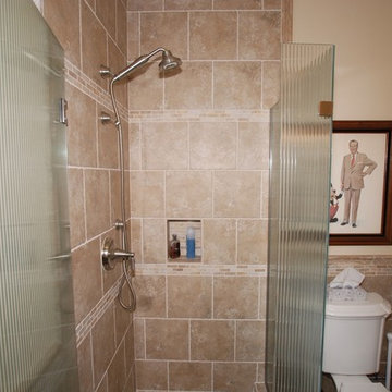 Anaheim Corner Shower & Reeded Glass Frameless Doors & Shower Handheld