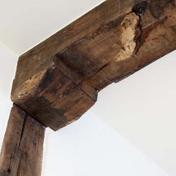 Detalle de encuentro entre columna y viga de madera