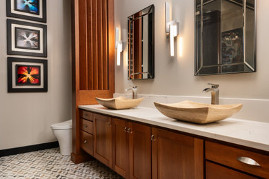 Example of a trendy bathroom design in St Louis
