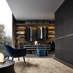 ubik walk-in closet hr - Closet Storage