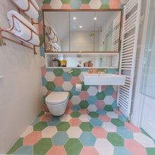 girls shower room