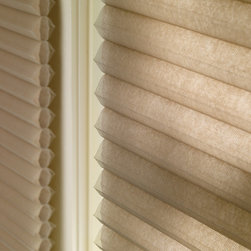 Hunter Douglas Alustra&reg; - Cellular Shades