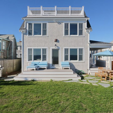 Small Beach House Lives Big