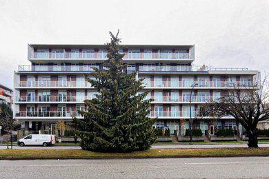 Exterior home photo in Vancouver