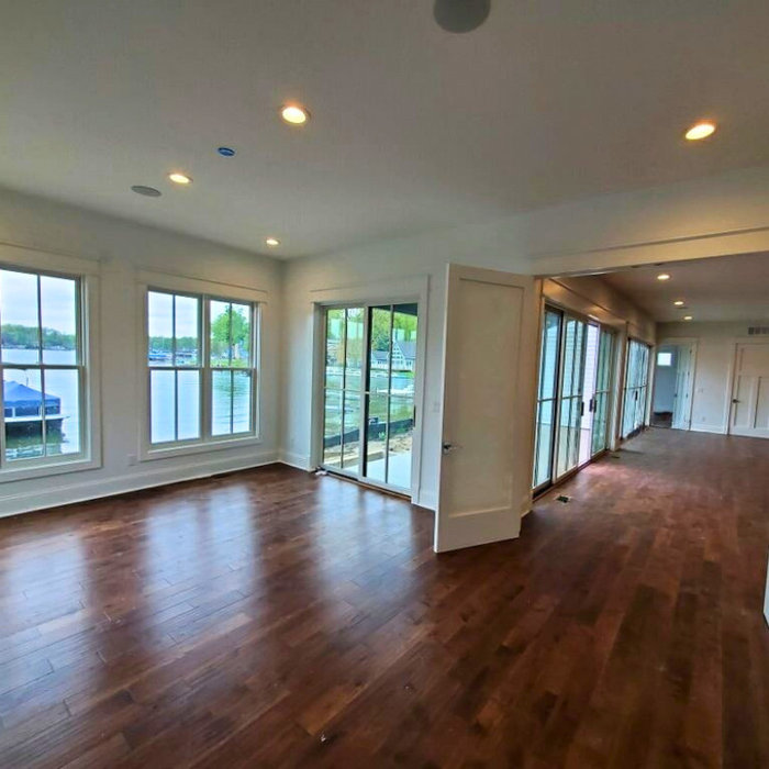 lake home builder