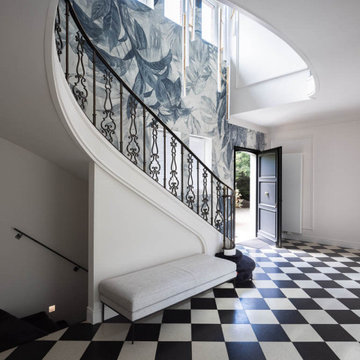 Villa Woluwe – Creating a Timeless Oasis: A Family Villa with a Southern French