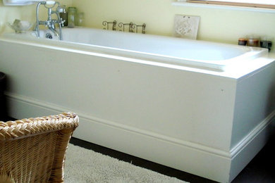 Example of a classic bathroom design in London