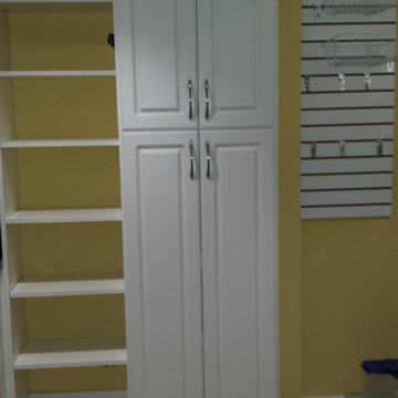 Walk-in Pantry/Bar