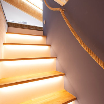 beleuchtete Treppenstufen, Tau