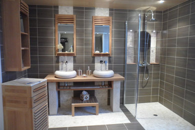 Idées déco pour une salle de bain exotique.