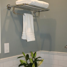 bath paint color and shelf