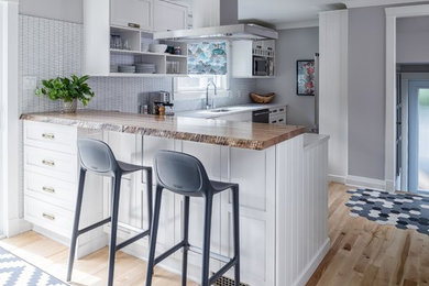 Trendy kitchen photo in Toronto