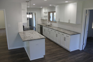 Kitchen - modern kitchen idea in Boise