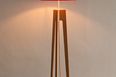 Tripod floor lamp in oak