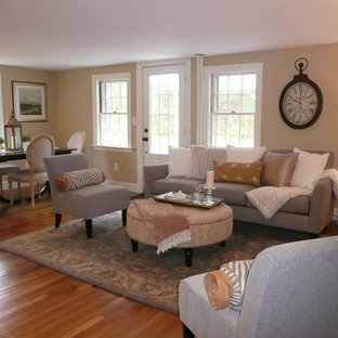 75 Most Popular Small Traditional Living Room Design Ideas for 2019 ...