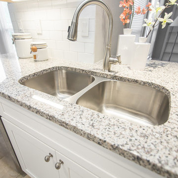 Kitchen | Contemporary Shaker Cabinets | Enlarged Countertops