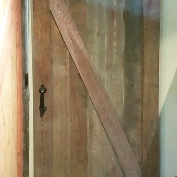 Interior barn door in reclaimed Fir