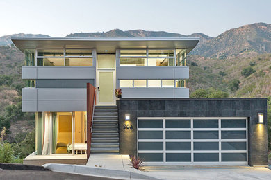 Minimalist exterior home photo in Los Angeles
