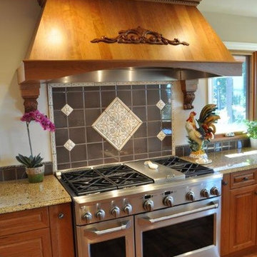 Tile Designs and Custom Kitchens