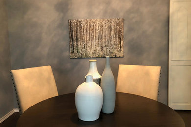 Dining room - traditional dining room idea in Dallas