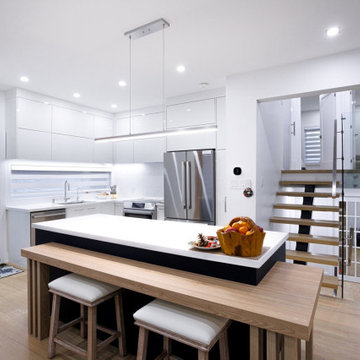 Jondan Cres, Thornhill