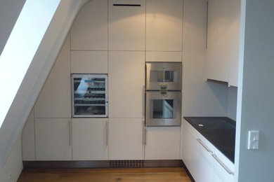 Design ideas for a modern kitchen in Strasbourg.