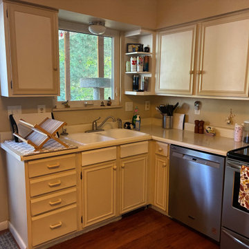 Arvada, CO Kitchen Replacement Raised Panel Cabinet Doors & Drawer Fronts