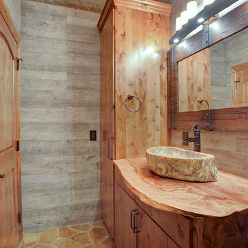 Sara's Inn - Man Cave