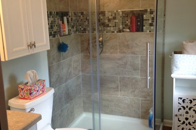 Example of a bathroom design in Cleveland