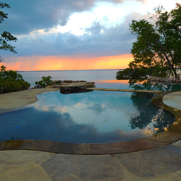 Tanning Ledge and Spa separated by Walkway