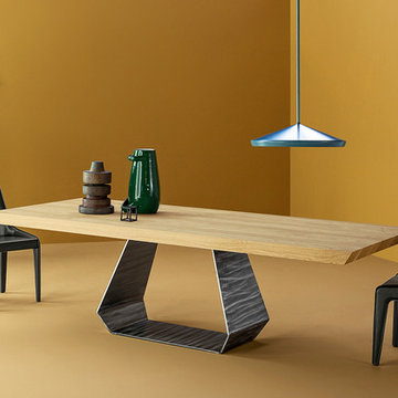 Selling: Amond Table, Lamina Chair