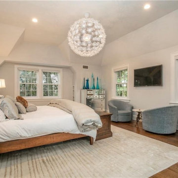 Larchmont Woods Modern Tutor