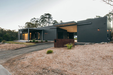 Inspiration for a contemporary exterior home remodel in Sydney
